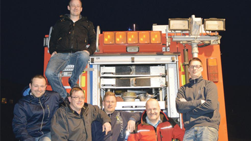 Bilden den Vorstand des neugegründeten Fördervereins der Ortsfeuerwehr Bunde: Hindrik Auerbach (von links), Dirk Klinkenborg, Hans-Hermann Leemhuis, Rene Iwanoff, Heiner Kruse und Dennis Iwanoff. © Foto: Himstedt