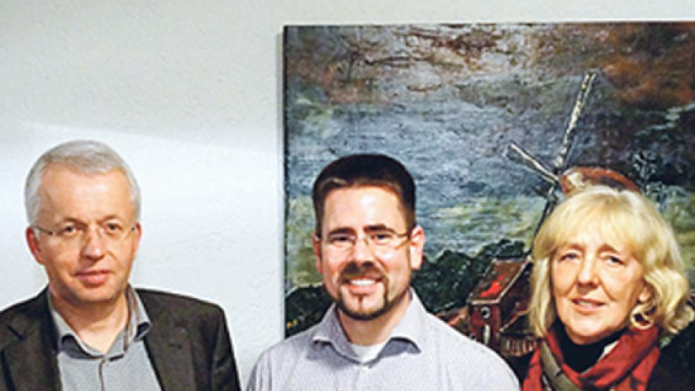 Der Landtagsabgeordnete Ulf Thiele (links) war Gast der Mitgliederversammlung des CDU-Gemeindeverbandes Jemgum. Neben ihm (von links) der bisherige Vorsitzende Annäus Bruhns, sein Nachfolger Torsten Nixdorf sowie die stellvertretenden Vorsitzenden Frieda Hensmann und Ento Wübbena. © Foto: CDU