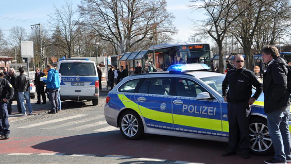 Erleichterung in Leer: Eine Bombe wurde bei der Durchsuchung des Bahnhofs nicht gefunden. © Foto: Wolters