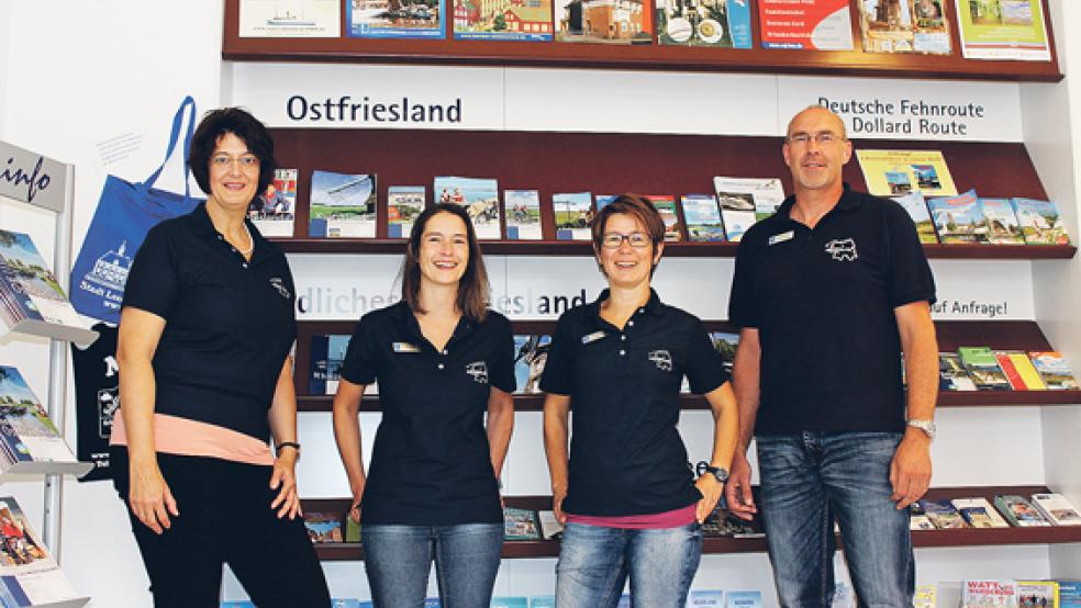 Sind mit der Bilanz zufrieden (von links): Edith Goldenstein, Ninette Habel, Gudrun Bruns und Rudolf Doosje (Mitarbeiter in der Tourismuszentrale in Leer). © Foto: Stadt Leer