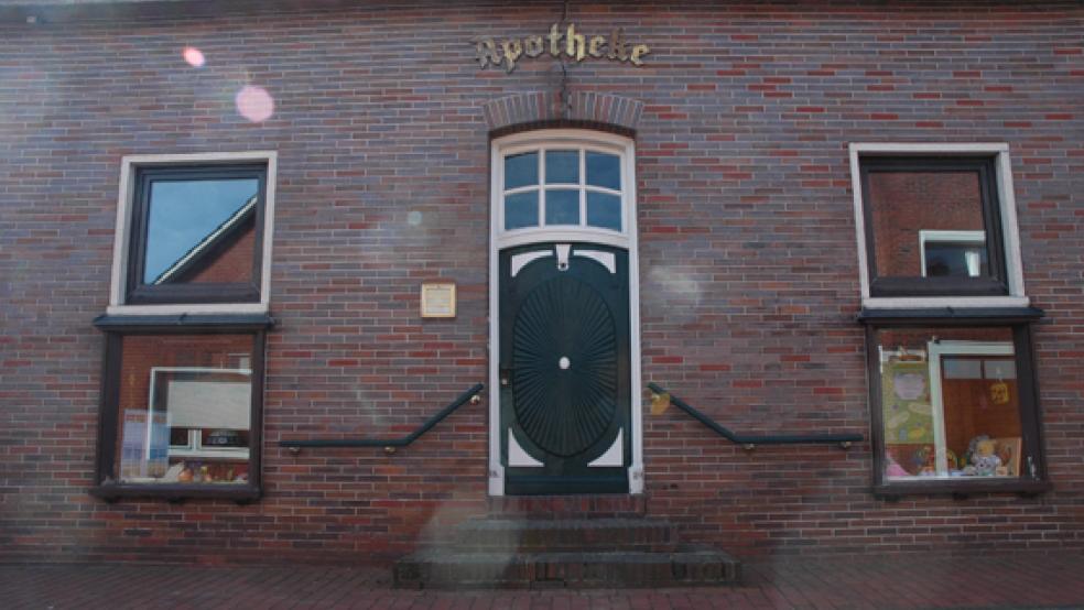 Ob die alte Apotheke an der Oberfletmer Straße abgerissen wird, soll erst im Herbst entschieden werden. © Foto: Szyska