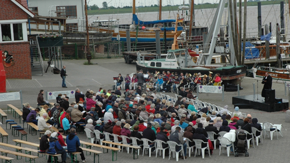 Der Gottesdienst zum Himmelfahrtstag am Hafen in Ditzum hat Tradition. © Archivfoto: Szyska