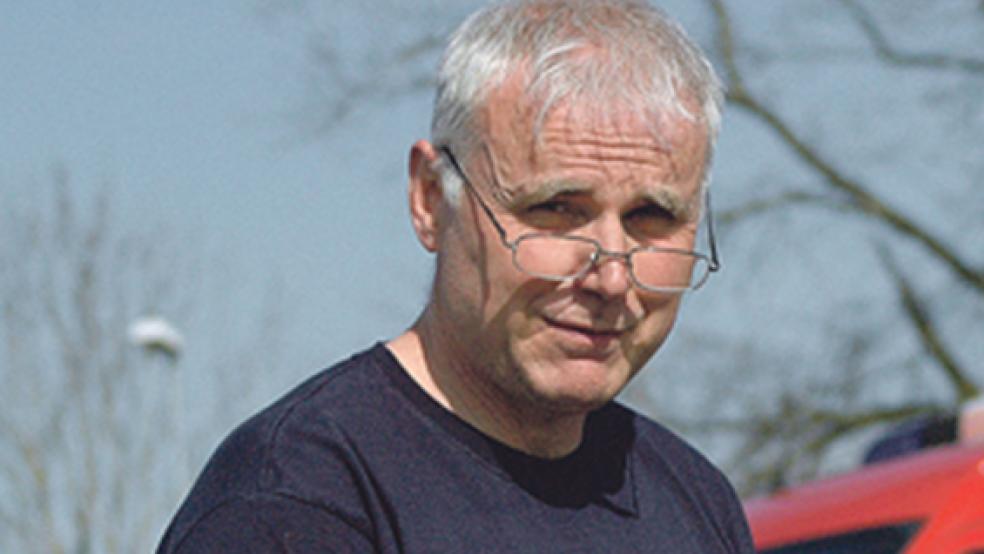 Hans Mohr vom Kampfmittelbeseitigungsdienst brachte die Granate kontrolliert zur Sprengung. © Foto: Szyska