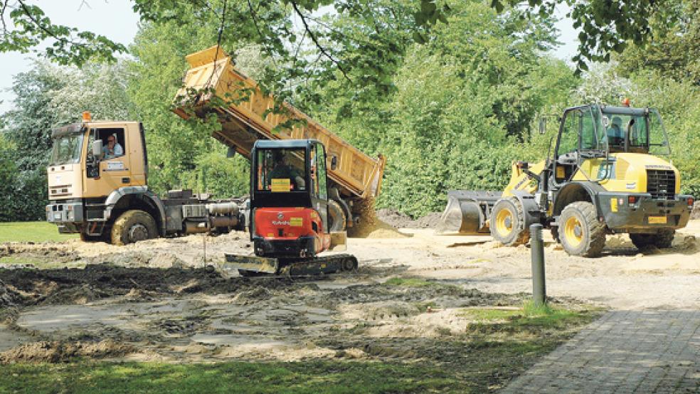 Der Hubschrauber-Landesplatz hinter dem Krankenhaus Rheiderland in Weener wird erneuert. © Foto: Szyska