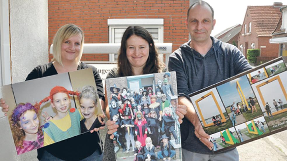 Ein starkes Team: Anne Miksiunas, Alina Egger und Werner Hoffmann (von links) vom Bunder Jugendbüro. In der Hand halten die Jugendpfleger Bilder von durchgeführten Aktionen. Im Herbst feiert die Einrichtung den zehnten Geburtstag. Das soll im Rahmen der Bunder Wochen auf einem Familien- und Gewerbetages gefeiert werden.  © Foto: Boelmann
