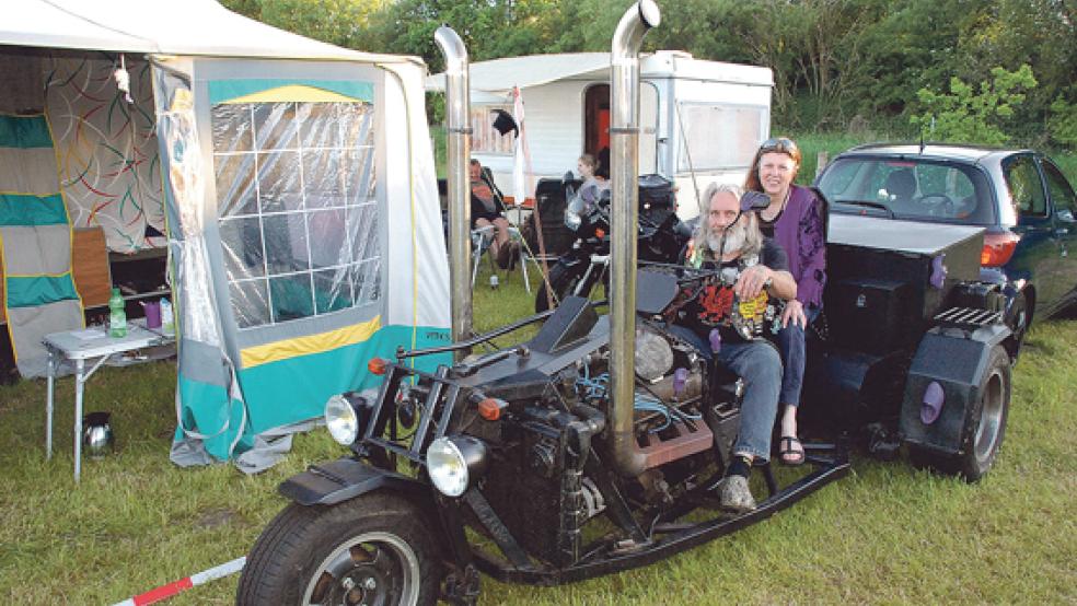 Exoten aus den Niederlanden: Twan und Jeanne mit einem Trike der Marke »Eigenbau«. © Fotos: Kuper
