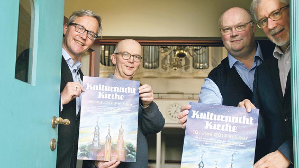 Vier Pastoren öffnen drei Pforten: Christoph Herbold (Lutherkirchengemeinde), Uwe Wiarda (Reformierte Gemeinde), Dr. Andreas Robben (St.-Michaels-Gemeinde) und Superintendent Burghard Klemenz (Lutherkirche). © Foto: privat