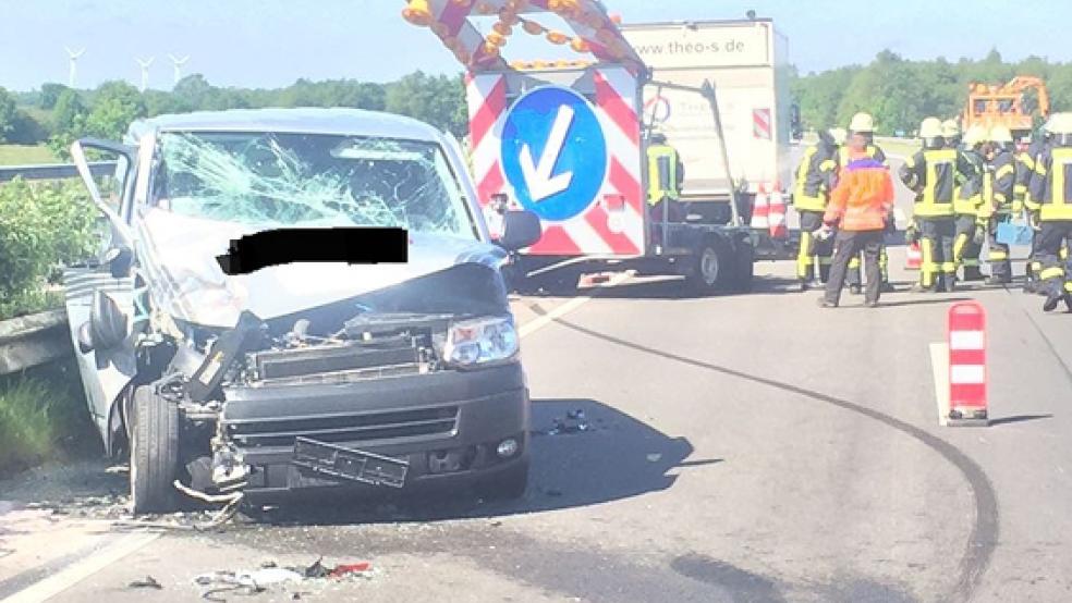 Bei dem Unfall auf der A 28 entstand ein geschätzter Sachschaden von rund 60.000 Euro. © Foto: Polizei