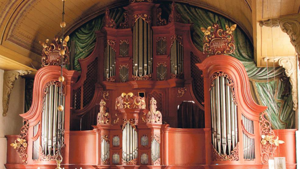Sergei Teplyi und Camille Bloche werden die Arp Schnitger-Orgel am Sonntag erklingen lassen. © Foto: RZ-Archiv