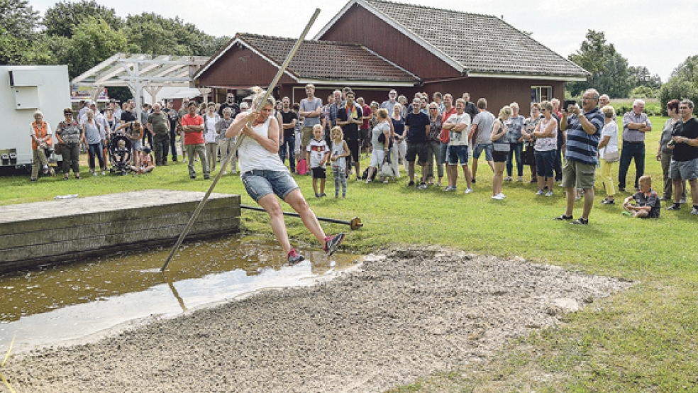 Sprung geglückt - bei ihrer Premiere beim Pulsstock-Springen holte Ellen Nieweg gleich den Titel. © Foto: Himstedt