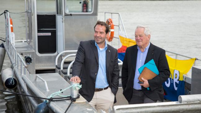 »Die Ems-Fähre kommt«