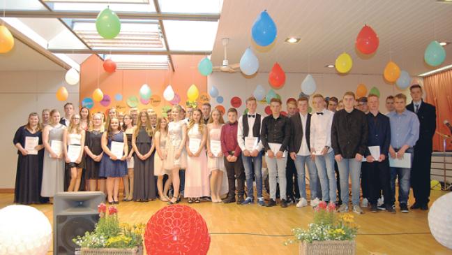 Abgänger trauern »sehr familiärer Schule« nach