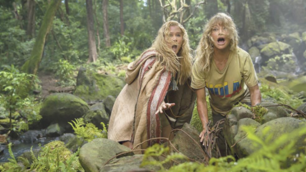 Ein seltsames Paar: Die quirlige Emily (Amy Schumer) hat sich ausgerechnet ihre übervorsichtige Mutter Linda (Goldie Hawn) als Reisebegleiterin ausgesucht. © Foto: 20th Century Fox