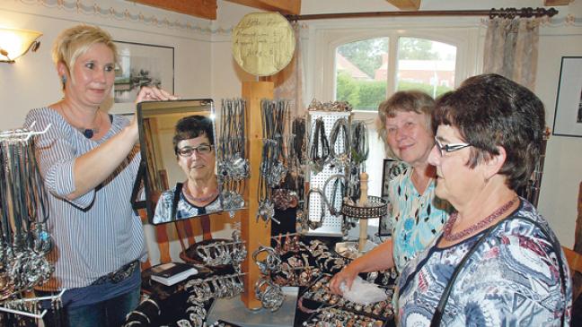 »Kreation aus Draht« war Motto