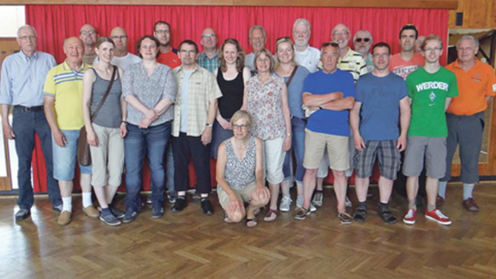 Sport verbindet: Das hat sich erneut beim Treffen der Tischtennisspieler aus Stapelmoor und Erfelden gezeigt. Dieses Mal waren die Teutonen zu Gast in Hessen, in zwei Jahren werden die Rheiderländer dann die Gastgeber sein.  © Foto: privat