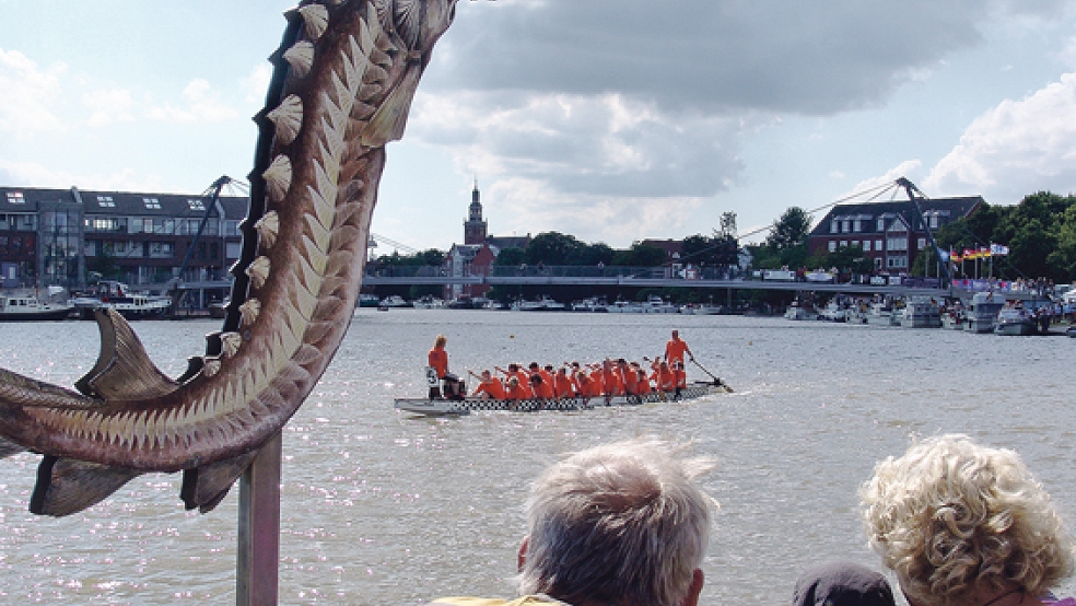 »Leer Maritim«: Im Freizeithafen gibt es am 29. Juli auch wieder Drachenbootrennen. © Archivfoto: Boelmann