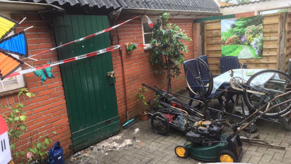 Dieser Geräteschuppen an der Forststraße in Burlage wurde durch ein Feuer völlig zerstört. © Foto: Feuerwehr