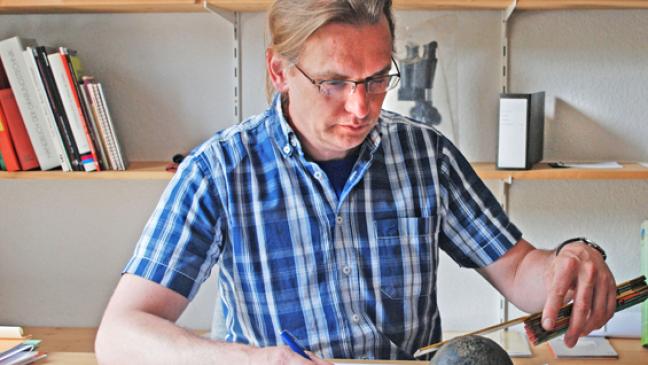 Landwirt entdeckt schwere Kanonenkugel