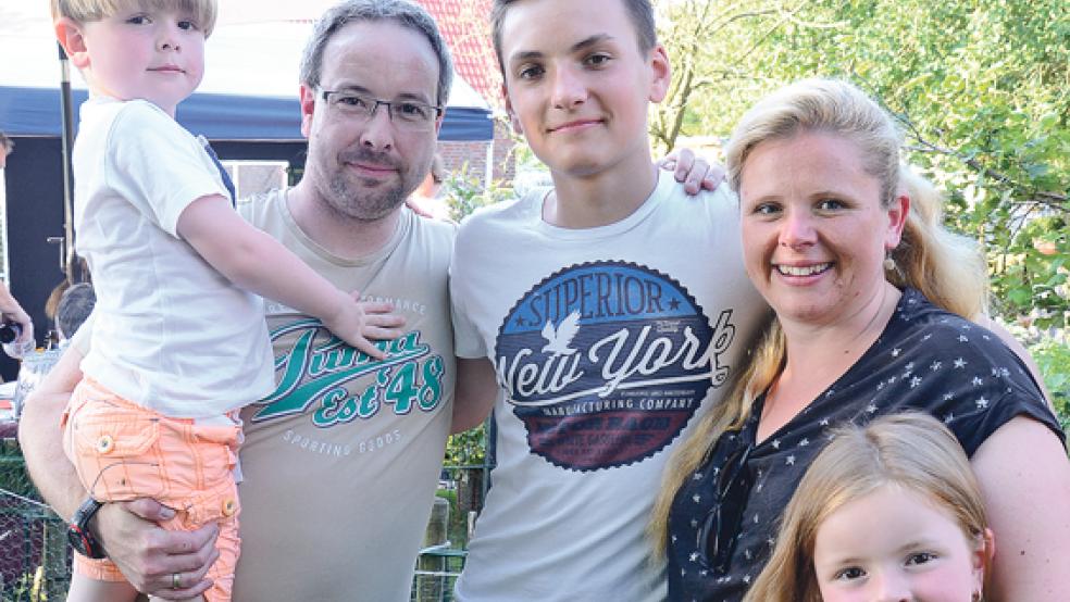 Mit Kirill (Mitte) hat die Familie Boekhoff ein neues Familienmitglied dazugewonnen. © Foto: Muising