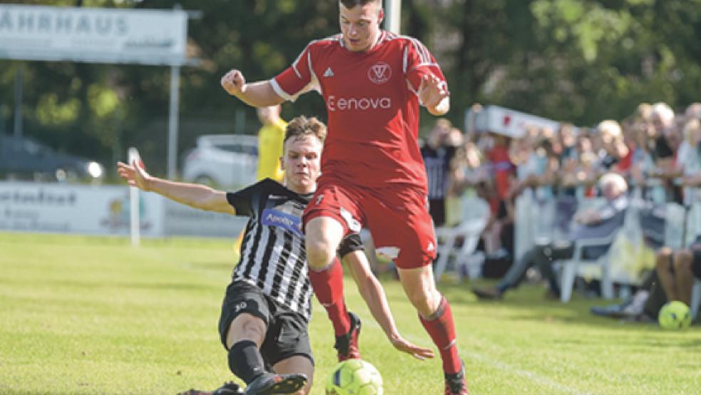 Am Ende hatten die Bunder Fußballer um Frank Wöste im Kampf um Platz drei die Nase vorn. © Fotos: Bruins