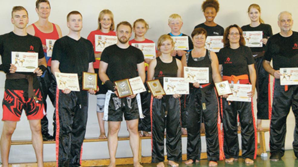 Alle Chiakara-Gym-Sportler waren bei ihrer Gurtprüfung erfolgreich. © Fotos: privat