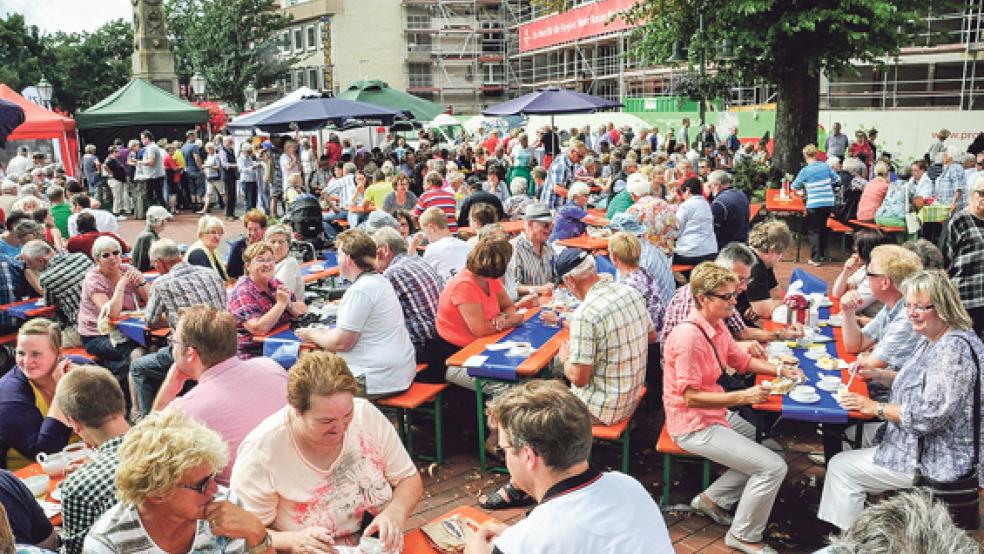 Zur »Teetied« wird nach einjähriger Pause wegen der Bauarbeiten auf dem Denkmalsplatz wieder am 30. Juli eingeladen. © Foto: Archiv