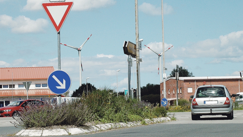 An der Kreuzung der Bundesstraße 436 im Bereich der Norderstraße und Industriestraße fordert die Weeneraner CDU den Bau eines Kreisels.  © Foto: Szyska
