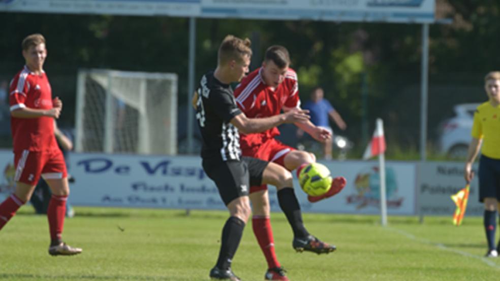 Beim Apollo-Optik-Supercup standen sich gerade erst Bunde und Loga gegenüber. Beide könnten sich im kommenden Sommer in der »Ostfriesischen Champions League« begegnen. © Foto: Bruins