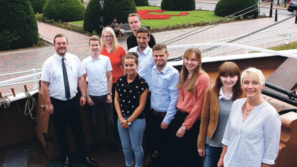 Die Papenburger Stadtverwaltung hat kürzlich die erfolgreichen Auszubildenden des Jahres 2017 offiziell verabschiedet. © Foto: Stadt Papenburg