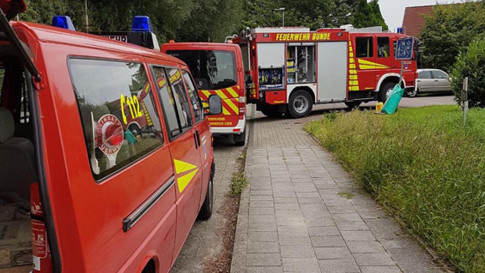 Die Einsatzkräfte der Feuerwehr Bunde verhinderten bei dem Diesel-Unfall Schlimmeres. © Foto: privat