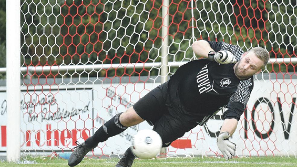 Riesentat auf dem Weg in die dritte Runde: Torhüter Marcel Kayser parierte den Foulelfmeter von Kevin Böse. © Fotos: Bruins