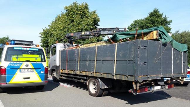 Schrottlaster war überladen