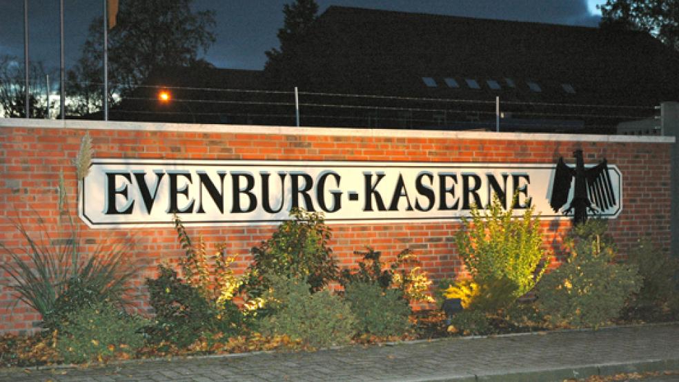 In der Evenburg-Kaserne in Leer ist in einem Werkstattbereich im Keller ein Brand ausgebrochen. © Foto: Szyska