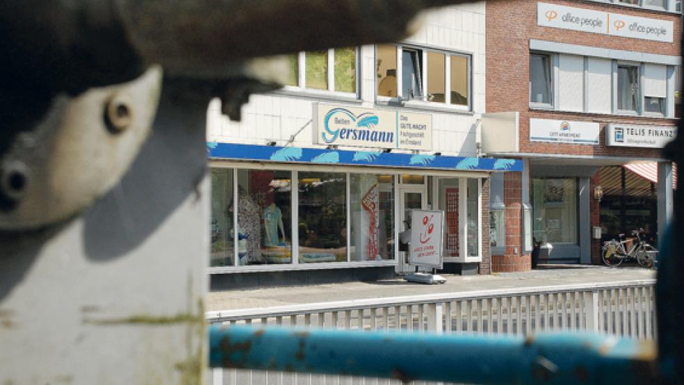 Das Bettenhaus Gersmann in Papenburg wurde von Einbrechern regelrecht ausgeräumt. © Foto: Thorweger