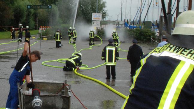 Siegerteams aus Holtgaste und Jemgum