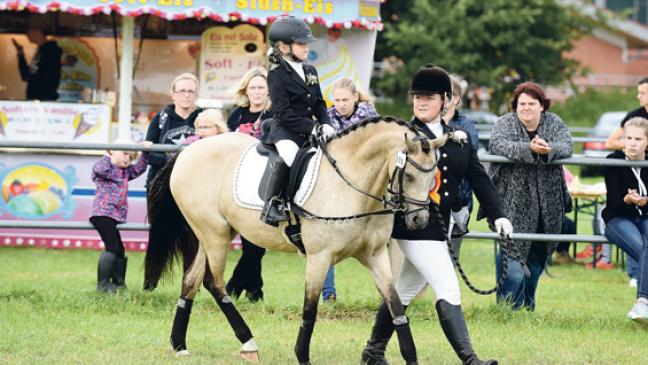 Turnier mit Sport und Show