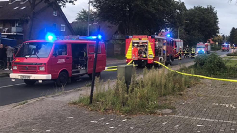 Die Feuerwehren aus der Samtgemeinde Hesel rückten gestern Abend zu einer Einsatzübung aus. © Foto: Feuerwehr