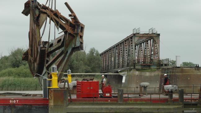 Friesenbrücke: »Peinliches Schauspiel«