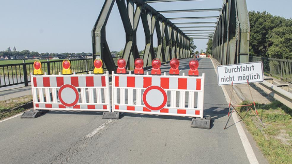 Die Emsbrücke in Rhede wird bis mindestens Mittwoch voll gesperrt bleiben. © Foto: Gonzalez-Tepper