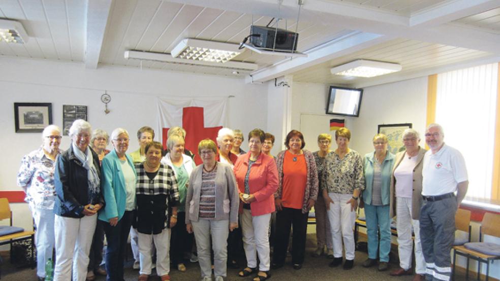 Hermann Pott mit den Gästen des »Frauenstammtisches 50+« Im DRK-Heim. © Foto: privat