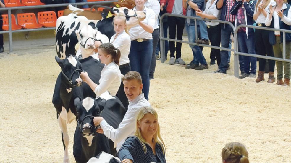 Beim Vorführen wird unter anderem die Harmonie zwischen dem Jungzüchter und dem Tier bewertet. © Foto: VOSt