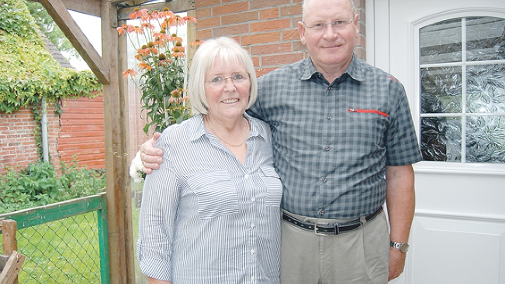Klara und Hinrich Begemann sind am heutigen Samstag seit 50 Jahren ein Paar. Sie feiern ihre Goldene Hochzeit. © Foto: Hoegen