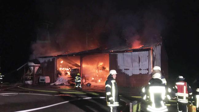Scheune brennt komplett ab