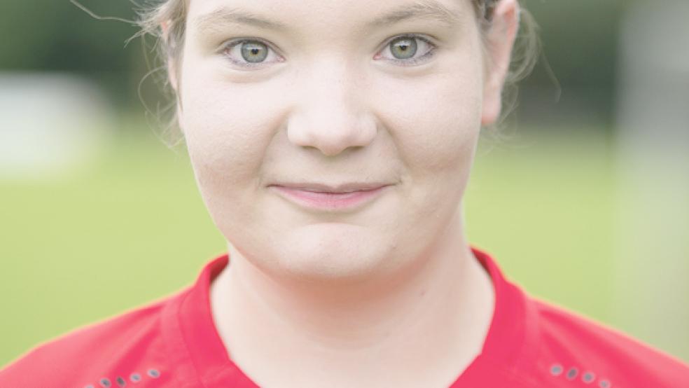 Die Jemgumer Torschützin Annika Hüncke trug mit ihren zwei Treffern nicht nur zum Sieg im Spitzenspiel bei, sondern eroberte auch noch Platz 2 der Torjägerliste. © Foto: Mentrup