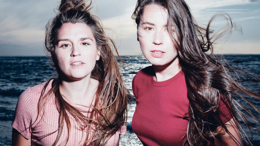 Josepha und Cosima, auch bekannt als JOCO, werden am 15. Dezember in Leer zu hören sein. © Foto: privat