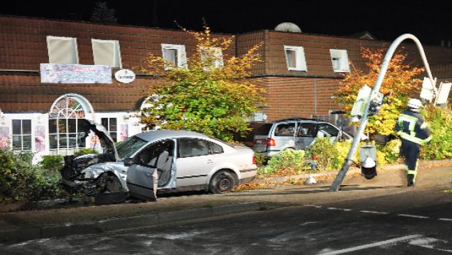 Drei Verletzte bei Unfall auf Kreuzung