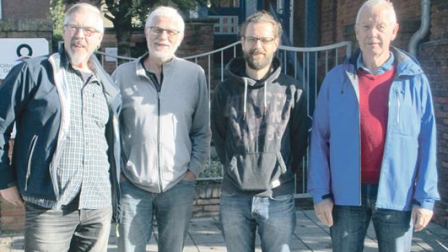 »Holzköpfe« im Gewölbekeller in Leer