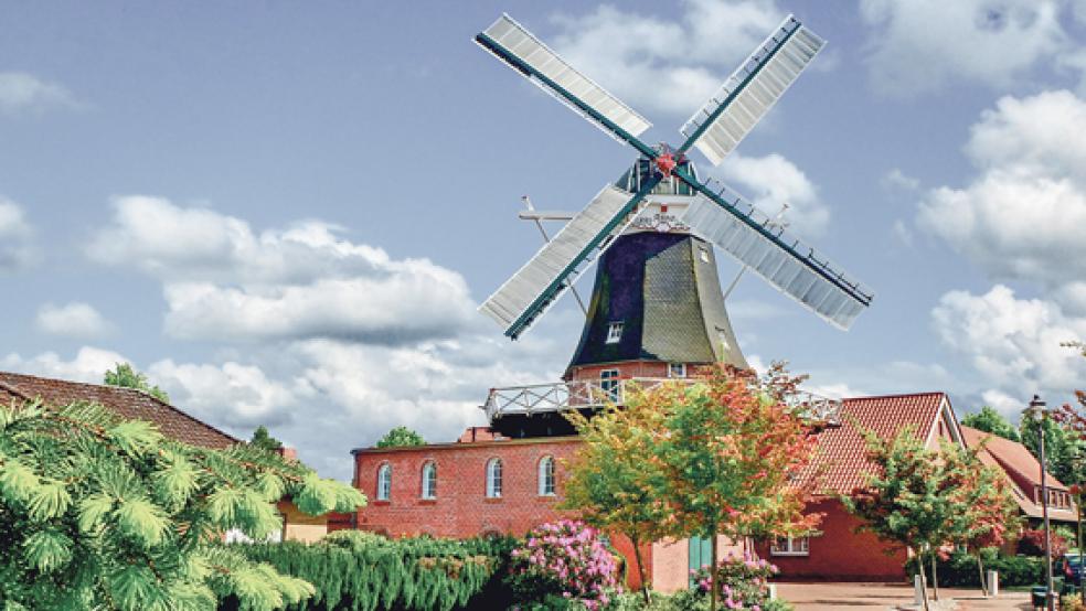 Die Mühle in Idafehn ziert die Titelseite des neuen Urlaubsmagazins. © Foto: Südliches Ostfriesland GmbH