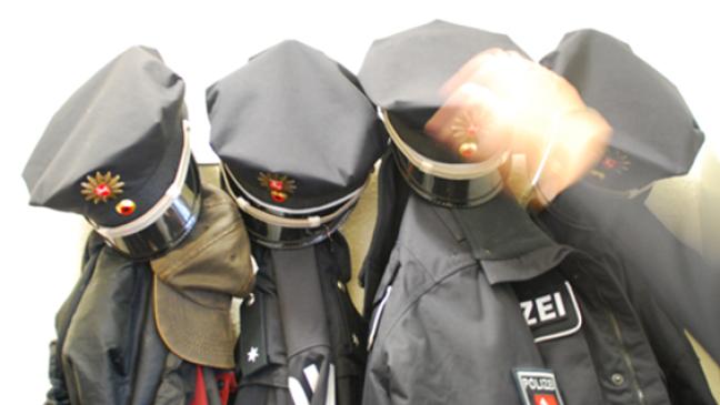 Mit Gartengerät auf Wache randaliert