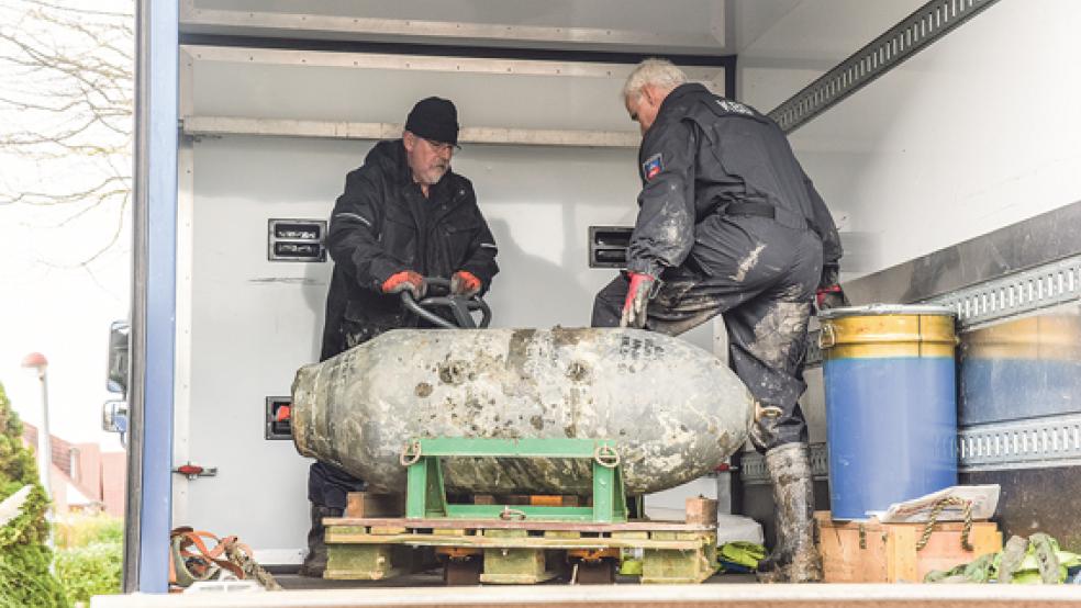 Bei der 450 Kilogramm schweren Bombe handelt es sich um einen US-Sprengsatz von 1943. © Foto: Hasseler